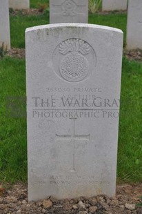 LE GRAND HASARD MILITARY CEMETERY, MORBECQUE - ARTHUR, C