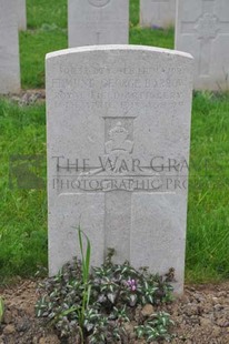 LE GRAND HASARD MILITARY CEMETERY, MORBECQUE - BARROW, EDMUND GEORGE