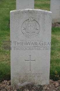 LE GRAND HASARD MILITARY CEMETERY, MORBECQUE - BATCHELOR, WALTER JOHN