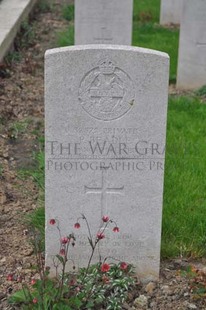 LE GRAND HASARD MILITARY CEMETERY, MORBECQUE - BEADLE, P
