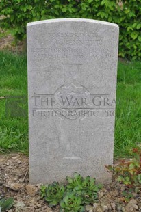 LE GRAND HASARD MILITARY CEMETERY, MORBECQUE - BENNETT, HERBERT CHARLES