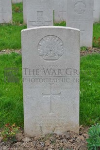 LE GRAND HASARD MILITARY CEMETERY, MORBECQUE - BENNETT, WALTER GARNET