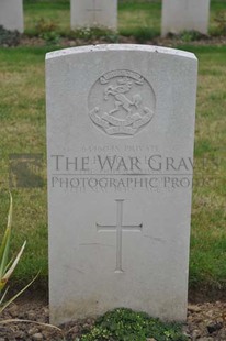 LE GRAND HASARD MILITARY CEMETERY, MORBECQUE - BOAKES, JACK HAROLD