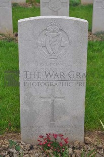 LE GRAND HASARD MILITARY CEMETERY, MORBECQUE - BRATTON, GEORGE