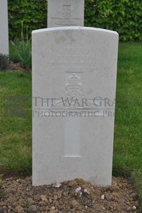 LE GRAND HASARD MILITARY CEMETERY, MORBECQUE - BREACH, CHRISTOPHER