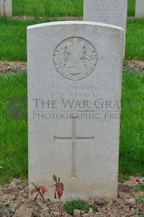 LE GRAND HASARD MILITARY CEMETERY, MORBECQUE - BROWN, P D