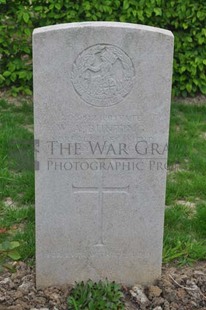 LE GRAND HASARD MILITARY CEMETERY, MORBECQUE - BUNTING, WILLIAM ALFRED