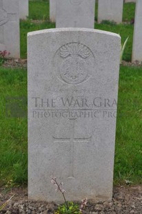 LE GRAND HASARD MILITARY CEMETERY, MORBECQUE - CATER, G