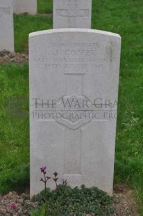 LE GRAND HASARD MILITARY CEMETERY, MORBECQUE - COOPER, J