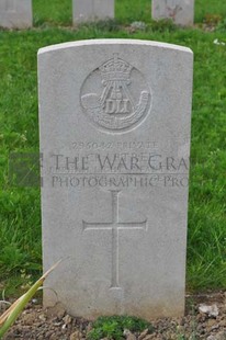 LE GRAND HASARD MILITARY CEMETERY, MORBECQUE - CRABTREE, JOHN
