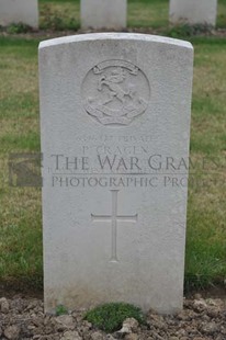 LE GRAND HASARD MILITARY CEMETERY, MORBECQUE - CRAGEN, PETER
