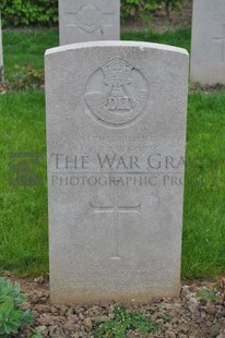 LE GRAND HASARD MILITARY CEMETERY, MORBECQUE - CRAWFORD, JOHN