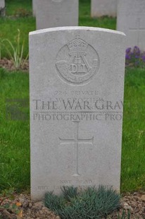 LE GRAND HASARD MILITARY CEMETERY, MORBECQUE - CROZIER, JAMES WILLIAM