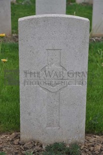 LE GRAND HASARD MILITARY CEMETERY, MORBECQUE - DAWSON, C