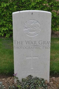 LE GRAND HASARD MILITARY CEMETERY, MORBECQUE - EMANS, WILLIAM HENRY