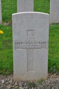 LE GRAND HASARD MILITARY CEMETERY, MORBECQUE - FRASER, H