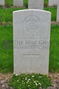 LE GRAND HASARD MILITARY CEMETERY, MORBECQUE - FRASER, WILLIAM GORDON