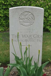 LE GRAND HASARD MILITARY CEMETERY, MORBECQUE - GINTY, MICHAEL