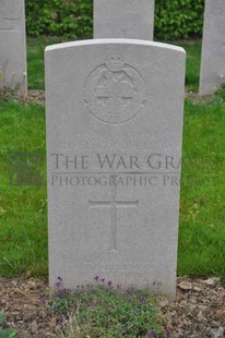 LE GRAND HASARD MILITARY CEMETERY, MORBECQUE - GOODFELLOW, SYDNEY