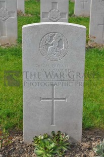 LE GRAND HASARD MILITARY CEMETERY, MORBECQUE - GOWARD, THOMAS WRIGHT