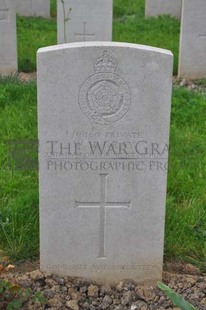 LE GRAND HASARD MILITARY CEMETERY, MORBECQUE - GRAY, W L