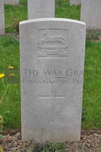 LE GRAND HASARD MILITARY CEMETERY, MORBECQUE - HELME, HARRY