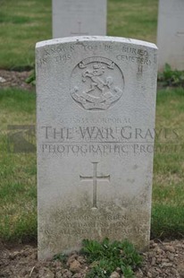 LE GRAND HASARD MILITARY CEMETERY, MORBECQUE - HEMSLEY, FRANK BERNARD