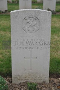 LE GRAND HASARD MILITARY CEMETERY, MORBECQUE - HOLLANDS, GORDON EDWARD