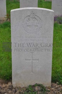 LE GRAND HASARD MILITARY CEMETERY, MORBECQUE - HOWMAN, ALFRED