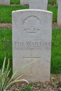 LE GRAND HASARD MILITARY CEMETERY, MORBECQUE - JOHNSON, D'ARCY FRANCIS