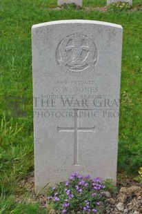 LE GRAND HASARD MILITARY CEMETERY, MORBECQUE - JONES, GEORGE WILLIAM