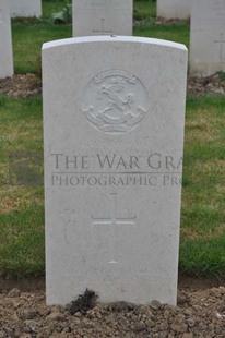 LE GRAND HASARD MILITARY CEMETERY, MORBECQUE - KINGHAM, HAROLD