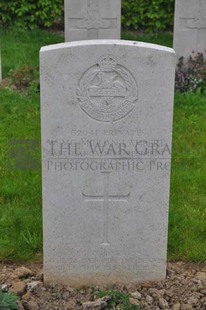 LE GRAND HASARD MILITARY CEMETERY, MORBECQUE - LANGHAM, ALYWIN