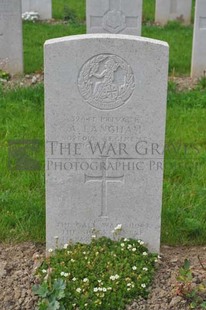 LE GRAND HASARD MILITARY CEMETERY, MORBECQUE - LEIGHTON, JOHN