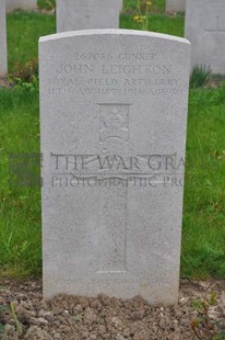 LE GRAND HASARD MILITARY CEMETERY, MORBECQUE - LENGLING, 0