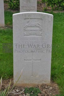 LE GRAND HASARD MILITARY CEMETERY, MORBECQUE - LEVERINGTON, A
