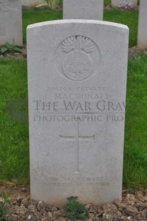 LE GRAND HASARD MILITARY CEMETERY, MORBECQUE - MACDONALD, J