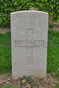 LE GRAND HASARD MILITARY CEMETERY, MORBECQUE - MANN, RALPH ARTHUR