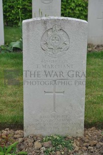 LE GRAND HASARD MILITARY CEMETERY, MORBECQUE - MARCHANT, THOMAS
