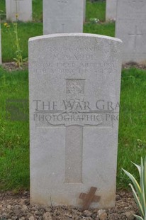 LE GRAND HASARD MILITARY CEMETERY, MORBECQUE - MAUDE, MARK