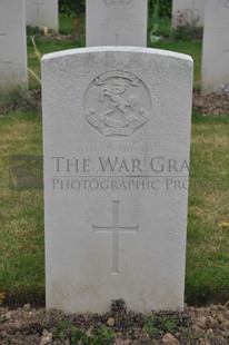 LE GRAND HASARD MILITARY CEMETERY, MORBECQUE - MAXWELL, ARTHUR WILLIAM
