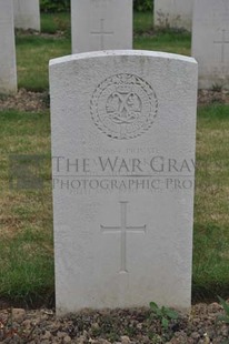 LE GRAND HASARD MILITARY CEMETERY, MORBECQUE - McCLUSKEY, JAMES