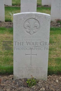 LE GRAND HASARD MILITARY CEMETERY, MORBECQUE - MIDDLETON, JOSEPH