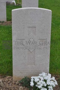LE GRAND HASARD MILITARY CEMETERY, MORBECQUE - MONILAWS, SELWYN MACGEORGE