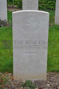 LE GRAND HASARD MILITARY CEMETERY, MORBECQUE - NOBLES, H H