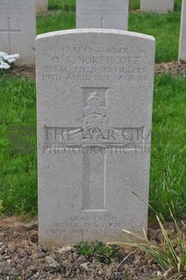 LE GRAND HASARD MILITARY CEMETERY, MORBECQUE - NORTHCOTT, OLIVER SHELTON
