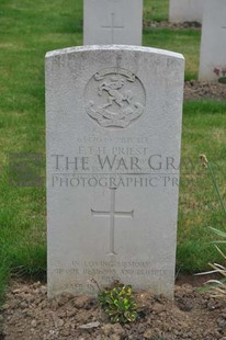 LE GRAND HASARD MILITARY CEMETERY, MORBECQUE - PRIEST, FREDERICK THOMAS HENRY