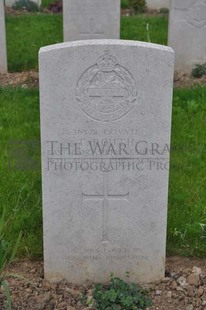 LE GRAND HASARD MILITARY CEMETERY, MORBECQUE - ROUTH, THOMAS