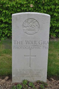 LE GRAND HASARD MILITARY CEMETERY, MORBECQUE - SHAW, CHARLES HENRY