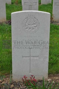 LE GRAND HASARD MILITARY CEMETERY, MORBECQUE - SHAW, GEORGE